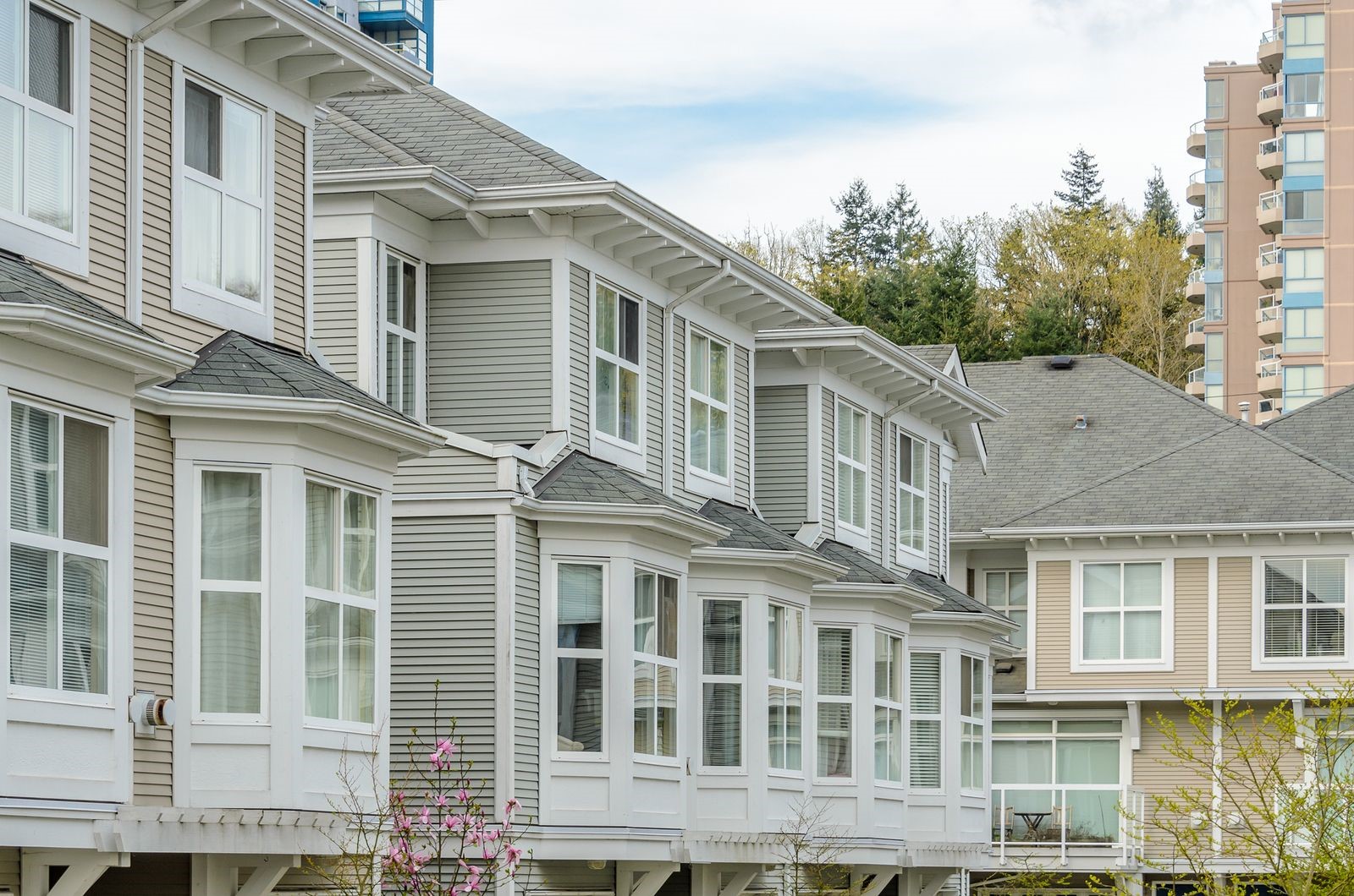 A Picture of an Attractive Townhouse Row in the British Columbia Area